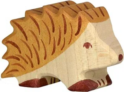Produktbild von Holztiger Goki Holzfigur Igel-Motiv bunt Ahorn- und Buchenholz L 7 x B 4,5 x H 2,3 cm