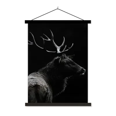 Produktbild von MuchoWow® Textilposter Hirsch - Schwarz - Porträt - Geweih - Tiere 90x120 cm mit schwarzem Rahmen - Dekoration