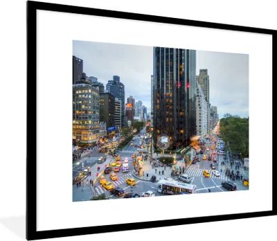 Produktbild von MuchoWow® Gerahmtes Poster New York - Broadway - Taxi 80x60 cm - Poster mit Schwarzem Bilderrahmen Wandposter Rahmen Foto Bilder - Schlafzimmer-Dekorationen - Fotoposter