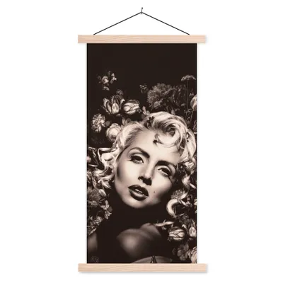 Produktbild von MuchoWow® Textilposter Frau - Blumen - Schmetterling 40x80 cm mit holzfarbenen Rahmen - Wohnzimmer