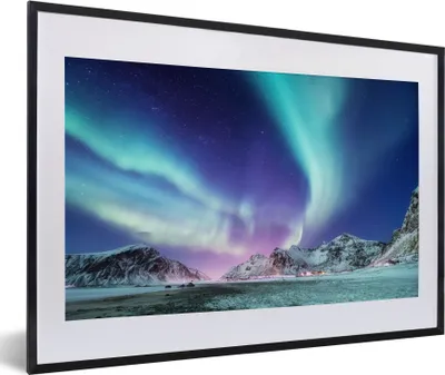 Produktbild von MuchoWow® MuchoWow® Gerahmtes Poster Nordlichter - Schnee - Berg - Norwegen 60x40 cm - Poster mit zchwarzem Bilderrahmen - Schlafzimmer - Plakat in Rahmen - Drucken