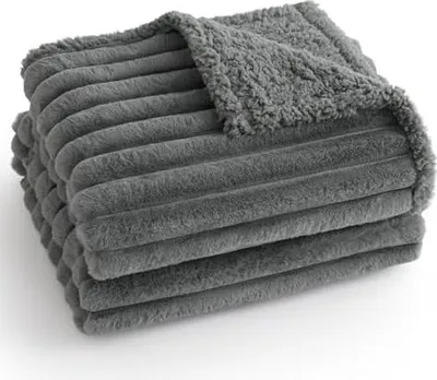 Produktbild von BEDSURE wasserdichte Hundedecke - 76 * 102 cm Hundedecke waschbar für mittelgroße Hunde, Haustier Decke flauschig und weich, Schutzdecke Hundesofa, Decke für Hunde, Grau