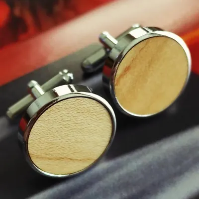 Produktbild von Manschettenknöpfe aus Holz und Stahl