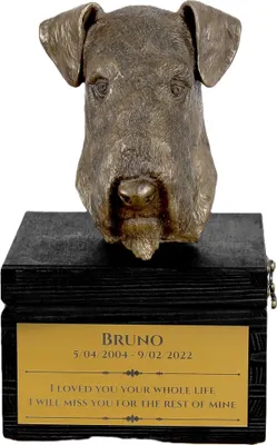Immagine prodotto di Airedale Terrier, Waterside Terrier - un'urna con incisione e scultura di cane, ultimo addio, prodotto artigianale del marchio Art-Dog