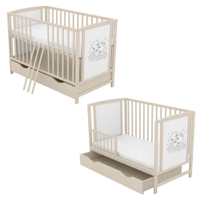 Produktbild von Baby-Delux Babybett Gitterbett Mia Schutzgitter 2in1 Taupe 60x120 Bärchen mit Schublade, Sicherheitsbarriere, Matratze