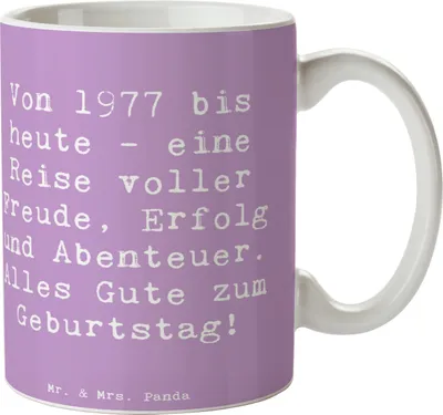 Produktbild von Mr. & Mrs. Panda Tasse Spruch 1977 Geburtstag - Lavendeltraum - Geschenk, Gute zum, Kaffeetasse, kaffeebecher keramik, Geburtsjahr, Keramiktasse, Glückwunsch, Trinkbecher