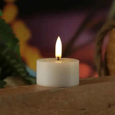 Produktbild von LED Teelicht THEA - realistische 3D Flamme - D: 5cm - H: 5,6cm - Timer - Batteriebetrieb - weiß
