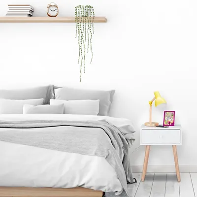 Immagine prodotto di Comodino Relaxdays in stile scandinavo e retrò, con cassetto, dimensioni: 55x42x30 cm, tavolino da camera da letto, bianco