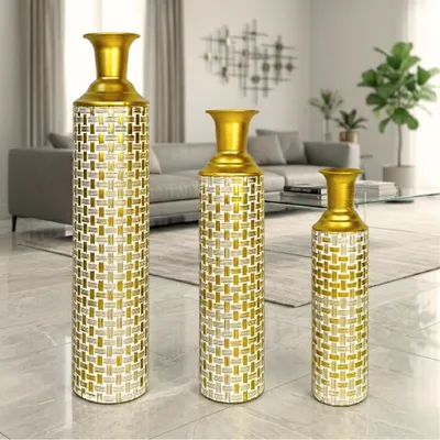 Produktbild von Leewadee Bodenvasen 3er Set - Hohe Metall Deko Vasen in gold