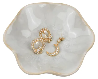 Produktbild von Dekorative Keramikschale - Blattform für Schlüssel, Ringe und Schmuck - Tisch- und Nachttischdekoration - Handgefertigtes Schmucktablett (Weiß)