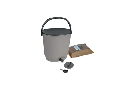 Zdjęcie produktu dla KOKOZA, o.p.s. Bokashi Organko Essential + 1 kg mieszanki, szary