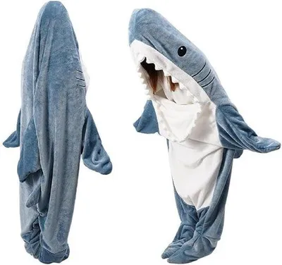 Produktbild von Unyqoos® Hai-Kapuzen-Decke XL – tragbare Haidecke/Schlafsack aus superweichem kurzflorigem Flanell-Fleece, realistisches Hai‑Design, für Kinder & Erwachsene