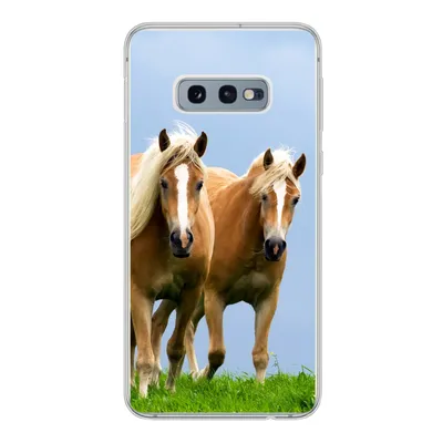 Produktbild von MuchoWow® Handyhülle Schutzhülle Hülle für Samsung Galaxy S10e Pferde - Gras - Luft Silikon Softcase Handy Hülle - Handy