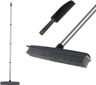 Immagine prodotto di Spazzola in gomma con funzione tergipavimento e manico lungo - Strumento per la rimozione dei peli di animali domestici - Spazzola per tappeti per interni ed esterni - Moquette morbida, piastrelle, pavimenti in legno