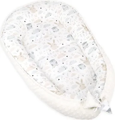Produktbild von PIMKO Babynest 2seitig Minky Babynestchen für Baby Kuschelnest Babykokon für Säuglinge und Neugeborene Babykissen für Zuhause 55 x 90 cm - SKANDI / Beige Minky