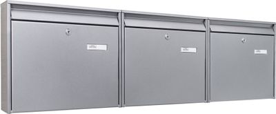 Burg-Wächter Briefkastenanlage 3-fach silber 108x32x10cm, Postkasten A4 Einwurf mit Namensschild, Montagematerial, 2 Schlüssel [BKQS7 Blanco]