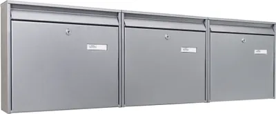 Produktbild von Burg-Wächter Briefkastenanlage 3-fach silber 108x32x10cm, Postkasten A4 Einwurf mit Namensschild, Montagematerial, 2 Schlüssel [BKQS7 Blanco]
