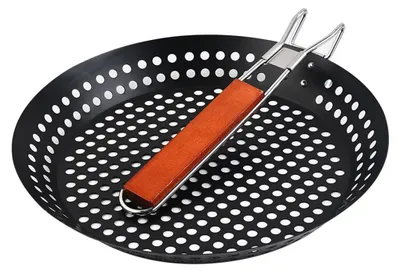 Produktbild von Grillpfanne – Perforierter Grillwok mit Holzgriff