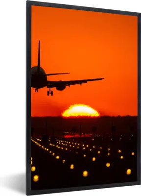Produktbild von MuchoWow® Gerahmtes Poster Sonnenuntergang - Flugzeug - Orange - Sonne 20x30 cm - Poster mit Schwarzem Bilderrahmen Wandposter Rahmen Foto Bilder - Drucken - Bilder Poster im Rahmen