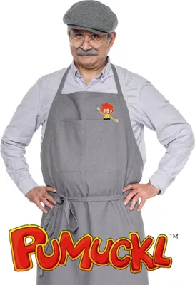 A man wearing an apron and a cap, with a cartoon character on his apron, and the "Pumuckl" logo at the bottom.
