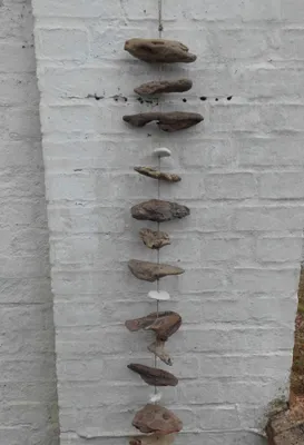 Produktbild von Treibholz-Girlande mit Treibholzstücken u. Steinen. Maritime Deko 100 cm