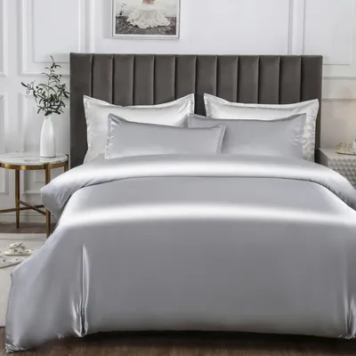 Produktbild von Bettwäsche-Set Satin 200x220 cm Silber 2-teilig mit Reißverschluss und 2 Kissenbezügen 80x80 cm