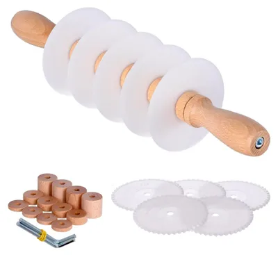 Produktbild von Verstellbare Nudelwalze | Blätterschneider mit 5 glatten und 5 gezahnten Klingen sowie Abstandshaltern