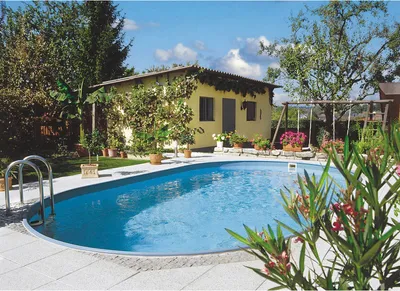 Produktbild von Stahlwandpool Set (6-teilig) oval tief  Florenz 700x350x120 cm, Stahl 0,6 mm weiß Folie 0,6 mm blau, Einhängebiese