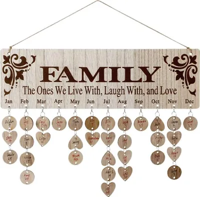 Produktbild von Geschenke für Mama/Oma/Papa von Tochter/Sohn – DIY-Geburtstagskalender aus Holz für die Familie zum Aufhängen an der Wand, mit 100 Etiketten. Behalten Sie den Überblick über Geburtstage, Muttertag/Vatertag/Weihnachtsdekorationen. $Geburtstagskalender für Familie und Freunde zum Aufhängen an der Wand mit Etiketten. Rustikale Wanddekoration. Einfach zusammenzubauendes Geschenk für Mama und Familie. Hübsche Wanddekoration für ein gemütliches Zuhause. $Muttertagsgeschenke für Mama und Oma von Tochter und Sohn.