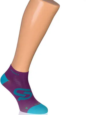 Produktbild von Under Pressure Ultralight Sneakers | Sportsocken (1 Paar) Sportsocken bieten starke Kompression 35-38 berries