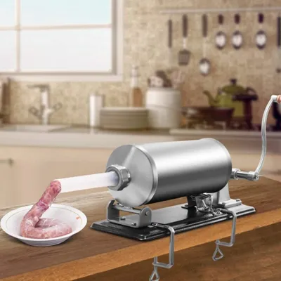 Image de WYCTIN Remplisseuse de saucisses en acier inoxydable Remplisseuse de saucisses avec pied ventouse Hachoir à viande Seringue à saucisses manuelle (3.6L)