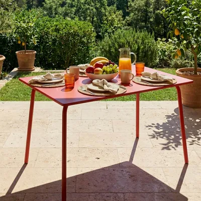 Image de Table de jardin en acier 6 places 120 cm rouge  - Oviala Palavas