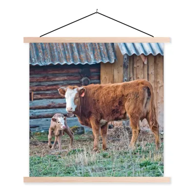 Produktbild von MuchoWow® Textilposter Kuh - Stall - Gras - Kalb 40x40 cm mit holzfarbenen Rahmen - Posterleiste