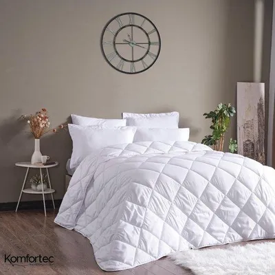 Produktbild von Famanu Bettdecke 240x220 cm - Allergikerfreundlich, atmungsaktiv, warm