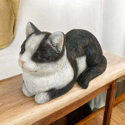 Produktbild von Dekofigur schlafende Katze 32×17×18 cm – realistische Katzenfigur aus Polyresin für Garten & Wohnbereich