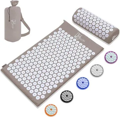 Produktbild von Akupressurmatten mit Kissen, Yantra-Matten zur Linderung von Rückenschmerzen, Nackenschmerzen und Fußschmerzen, inklusive Tragetasche. Nadelmatten für tiefe Entspannung und Magnettherapie
