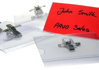 Produktbild von 50x Namensschild mit Kombiklemme Sicherheitsnadel 54x90mm inkl. Einleger