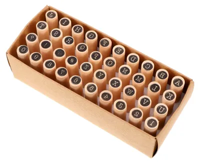 Produktbild von 40 Stück Holzstempel für Bastelarbeiten mit Buchstaben und Zahlen
