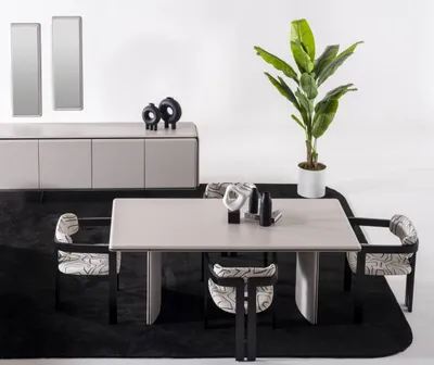 Productafbeelding van Elegant beige eethoekset van hout, bestaande uit een eettafel en stoelen