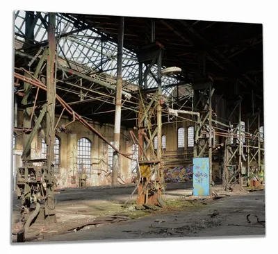 Produktbild von Wallario Herdabdeckplatte aus Glas, Größe 60 x 52 cm 1-teilig, Motiv Verlassene Industriehalle - Alte Fabrik