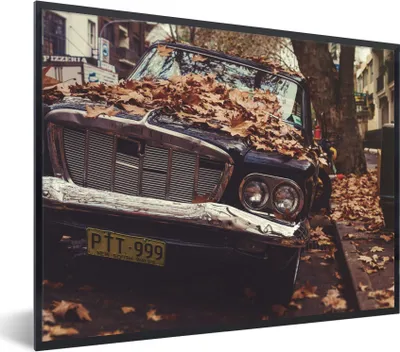 Produktbild von MuchoWow® Gerahmtes Poster Auto - Herbstblätter - Landleben 80x60 cm - Poster mit Schwarzem Bilderrahmen Wandposter Rahmen Foto Bilder - Schwarzem - Mit Gestell