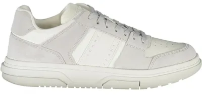 Produktbild von Eleganter Herren-Sportschuh in Weiß mit Kontrastdetails und Logo