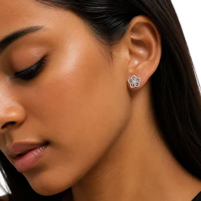 Imagen del producto de Aretes para mujer con forma de flor, fabricados en plata de ley 925 y con circonitas, modelo BIPE042