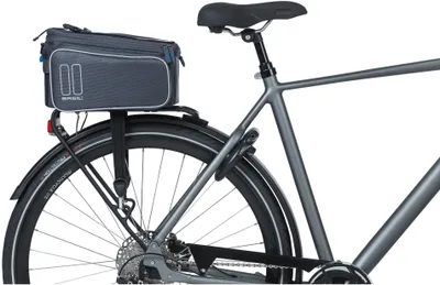 Produktbild von Basil Sport Design, Hinten, Fahrradtasche, Polyester, Grau, 7 l, 5 kg