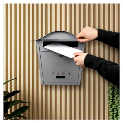 Produktbild von Wandbriefkasten, geeignet zur sicheren Aufbewahrung von Briefen und Paketen – wasserdicht und langlebig mit abschließbarem Design (grau)
