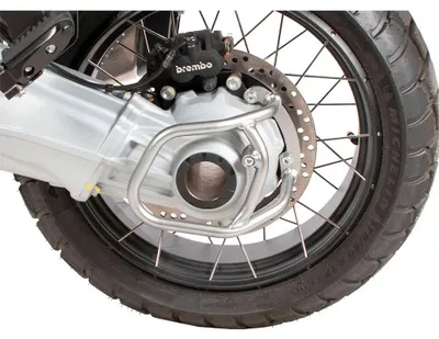 Produktbild von Hepco Becker Moto Guzzi Stelvio 24-25 Antriebswellen-schutz Silber Silber One Size