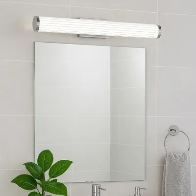 Obrázok produktu pre LED nástenná lampa nad zrkadlo VENA, chrómovo-biela, 12 W, nastaviteľná teplota farby (teplá / studená / neutrálna), 1657 lm, akryl, rozmery: 11,5 x 61 x 12 cm, IP44, Light Prestige