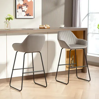 Produktbild von Barhocker 2er Set mit Armlehnen, Polsterhocker Samtoptik Kanalsteppung, Tresenhocker Metallbeine, Grau | 96 cm Sitzhöhe | 53 x 50,5 cm | 2er Set