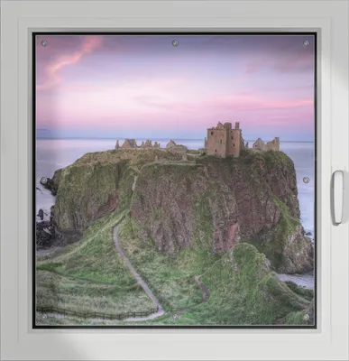 Produktbild von Wallario Lichtschutzbild, Dekorativer Sichtschutz Sonnenschutz 96 x 93 cm mit Motiv: Schloss am Meer - Verdunklung ohne Bohren