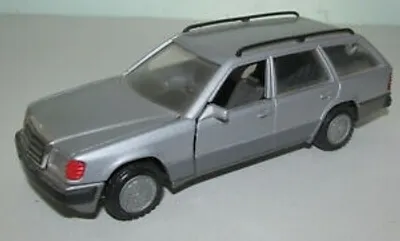 Produktbild von MERCEDEZ-BENZ Kombi Grau, CON1503GRISE, Maßstab1/35, CONRAD